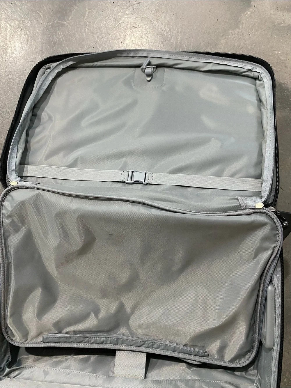 Briggs & Riley Baseline Domestic Carry-On Expandable Upright (Two-Wheel) 22”